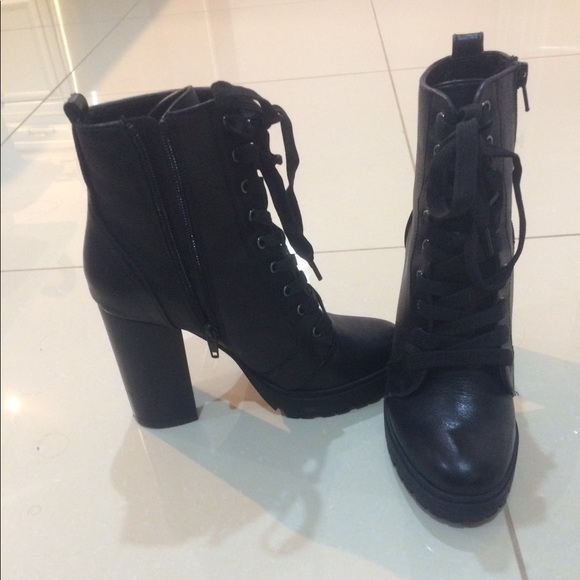 Steve Madden Shoes - Steve Madden